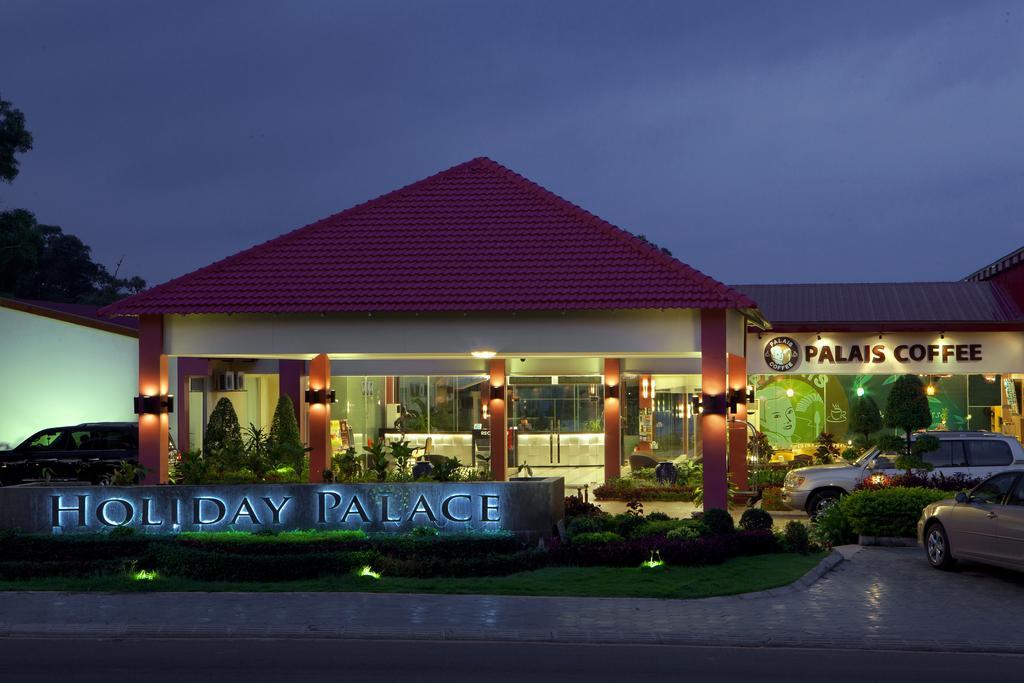 Holiday Palace Casino Resort Sihanoukville Bagian luar foto